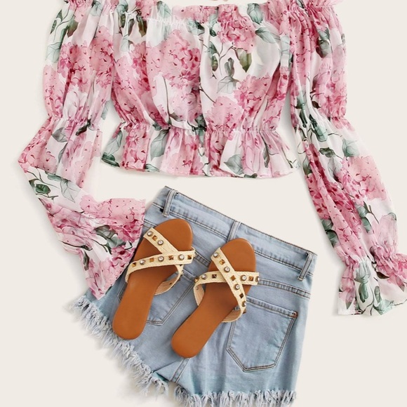 Floral bandeau top with sleeves NWOT size Small - Picture 2 of 7